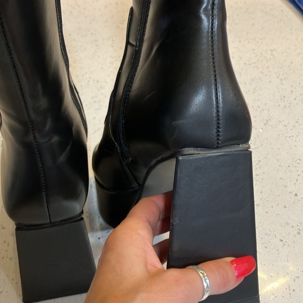 Lamoda Letter to My Lover Black Heeled Boots with Pink Hearts - Picture 5 of 9